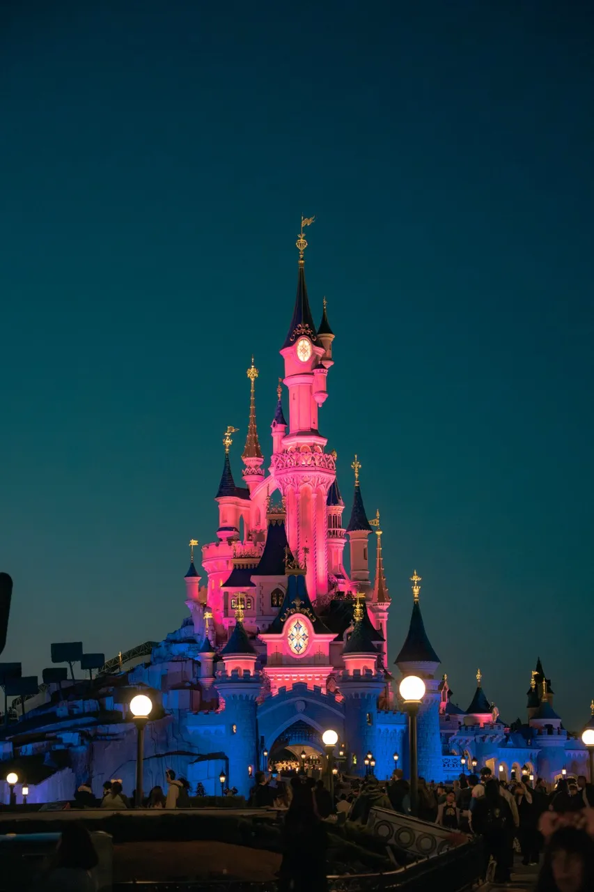 disneyland paris parc disney france château disney château de Disneyland Paris parc d’attraction disney parc disney marne la vallée
