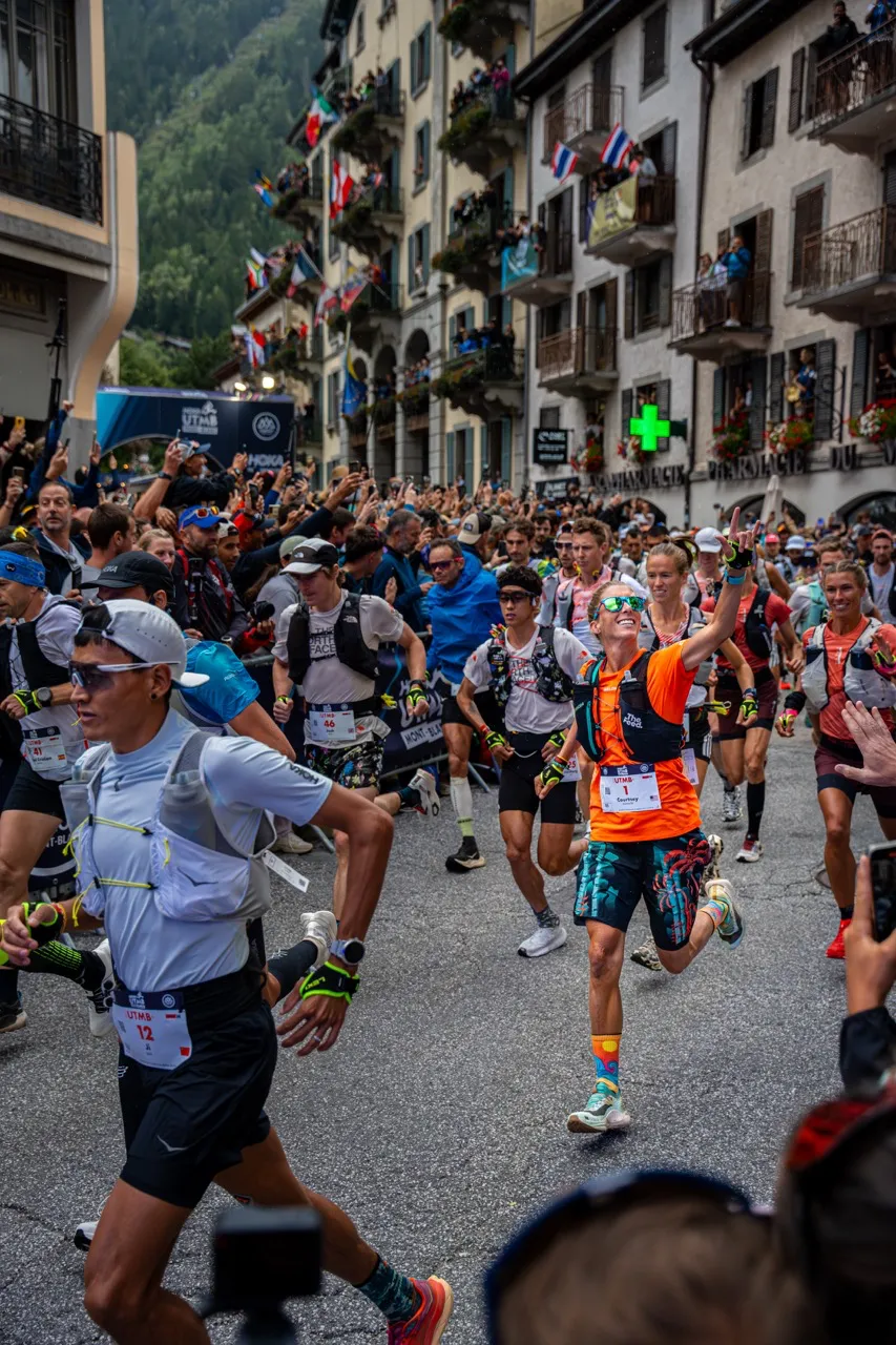 utmb chamonix ultra trail mont blanc Ultra-Trail du Mont-Blanc trail chamonix course montagne france ultra trail alpes